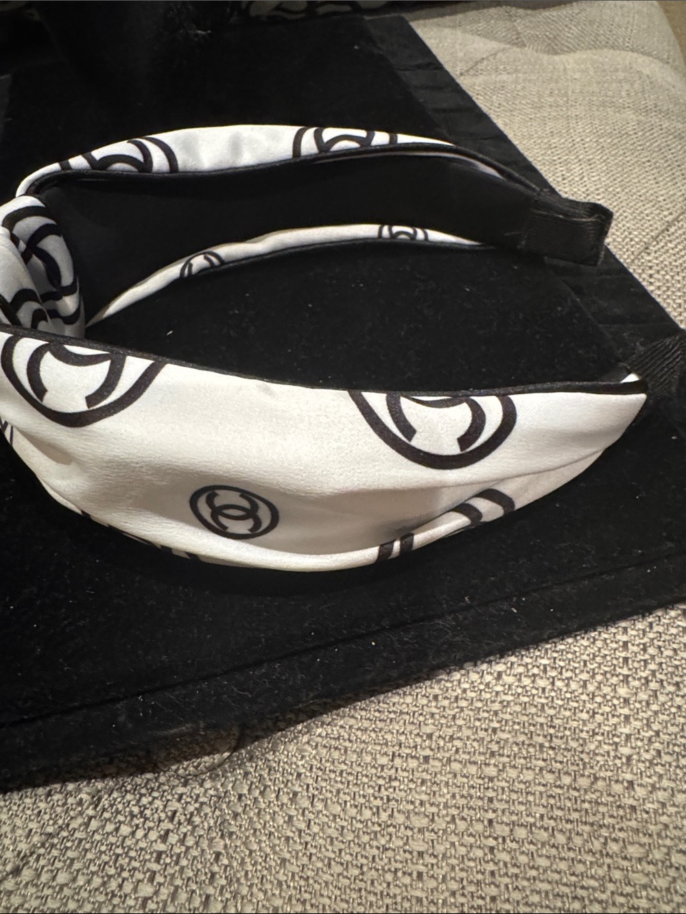 Chanel Black and White Headband - Picture 5 of 7